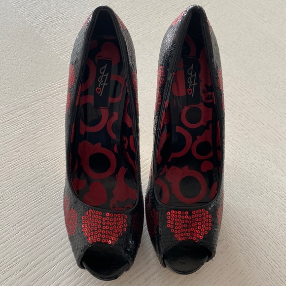 ❤️ NEW ‘My Shining Heart’ Shoes by IRON FIST ❤️ - Picture 2 of 14